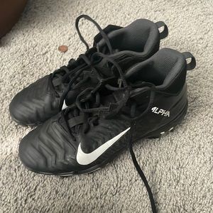 kids football cleats